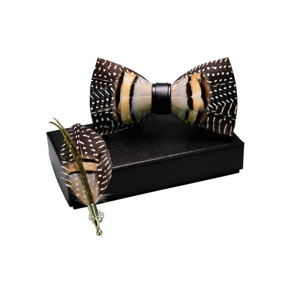 Men’s Feather Pre Tied Bow Tie and Matching Lapel Gift Box Set Cream and Black - Picture 2 of 3